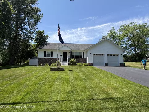 163 Davenport St, Dallas, PA 18612
