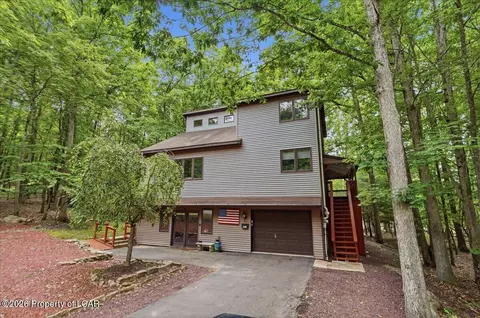 208 Owego Dr, Hazleton, PA 18202