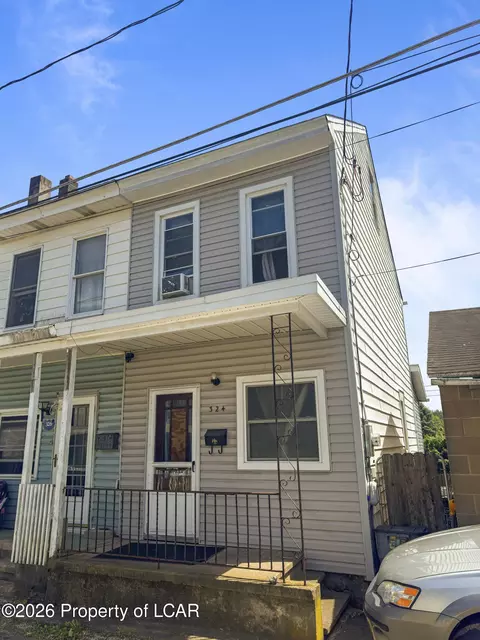 324 E Arlington St, Shenandoah, PA 17976