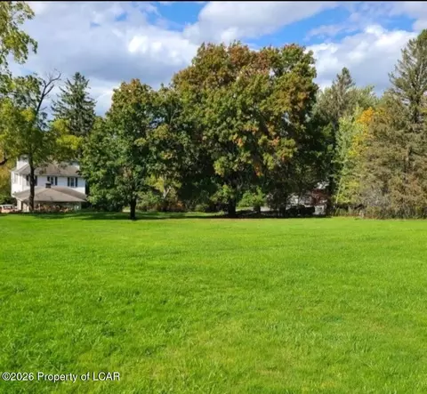 173 Staub Rd, Trucksville, PA 18708