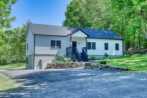 131 Hidden Valley Dr, Lake Ariel, PA 18436