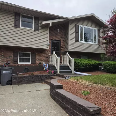 552 Kiefer Ave, Hazleton, PA 18201