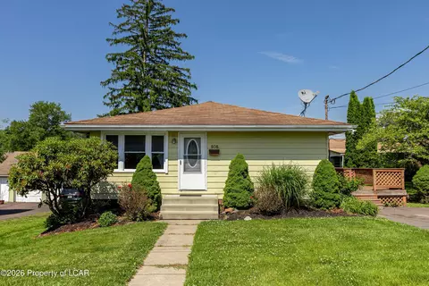 108 Park St, Dallas, PA 18612