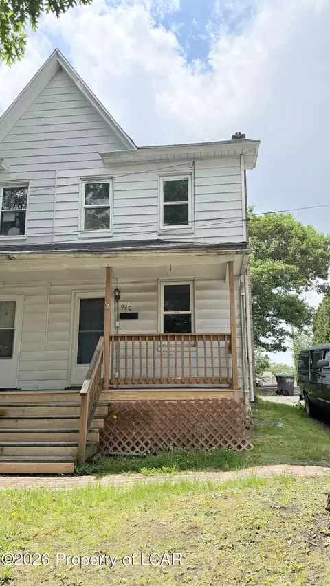 942 Burton St, Freeland, PA 18224