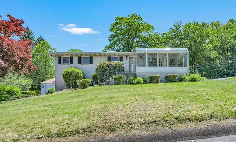 60 Court St, Mountain Top, PA 18707