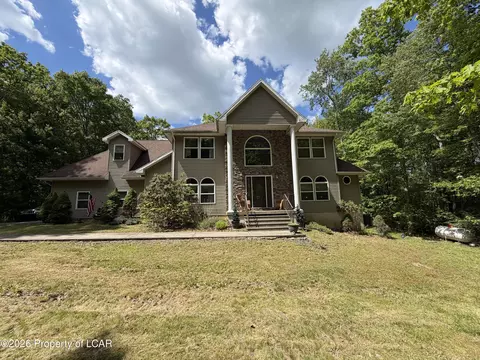 1111 Prospect Rd, Mountain Top, PA 18707
