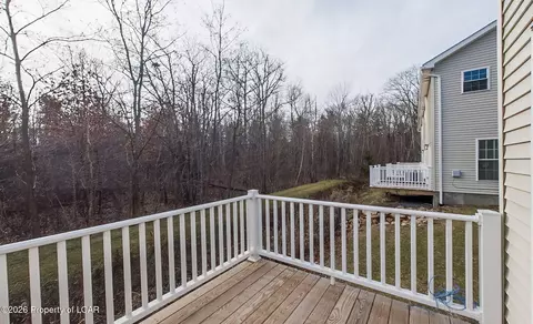 13 Nicole Ln, Hazleton, PA 18201