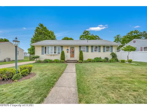 51 Birch Dr, Swoyersville, PA 18704
