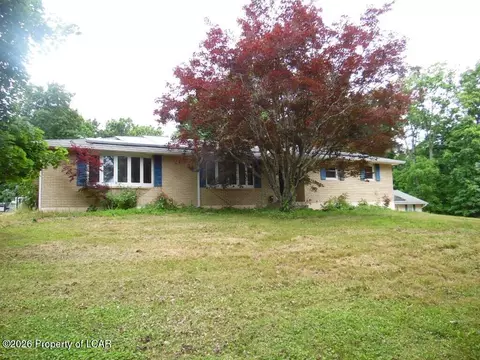 35 Skyline Dr, Wapwallopen, PA 18660