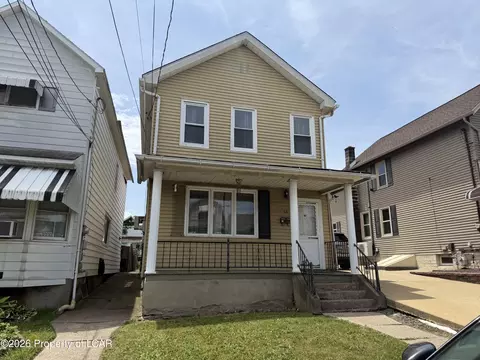 63 Moyallen St, Wilkes-barre, PA 18702