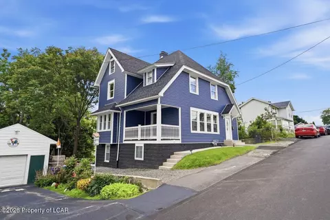 1118 Ridge Ave, Dunmore, PA 18510