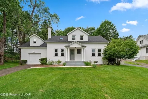 331 Overbrook Ave, Dallas, PA 18612