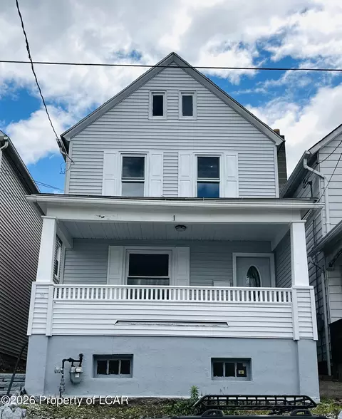 75 Lee Park Ave, Hanover Township, PA 18706