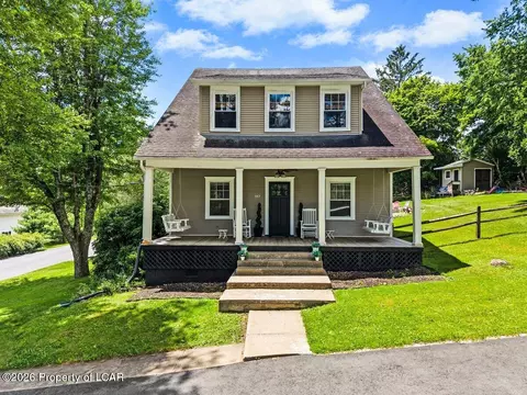557 Irem Rd, Dallas, PA 18612