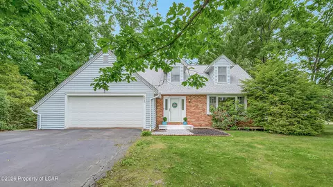 626 Aspen Dr, Mountain Top, PA 18707