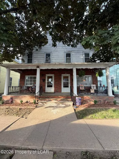 33 Pulaski St, Kingston, PA 18704