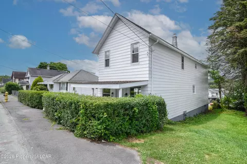 143 Bellman St, Throop, PA 18512