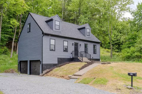 287 Meadowcrest Dr, Trucksville, PA 18708