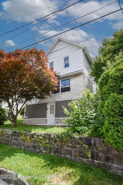 325 Simpson St, Dupont, PA 18641
