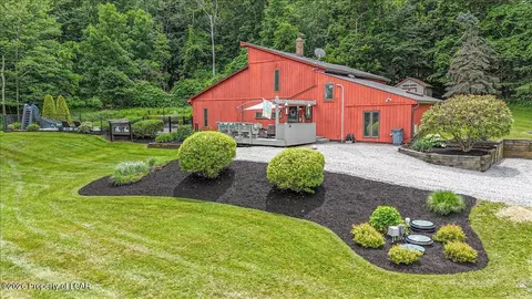 38 Viewmont Acres Rd, Dallas, PA 18612