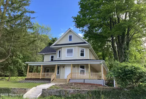 238 Idetown Rd, Dallas, PA 18612