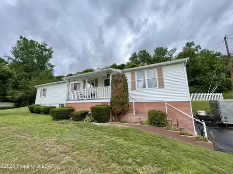 112 W Brady St, Wyoming, PA 18644
