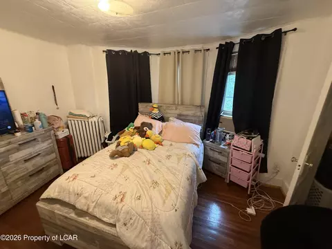 Bedroom - 129 E Beech St, Hazleton, PA 18201 photo 5 of 17