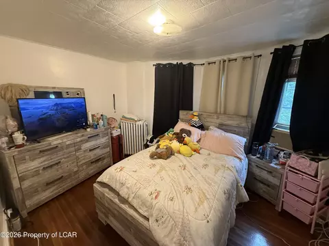 Bedroom - 129 E Beech St, Hazleton, PA 18201 photo 4 of 17