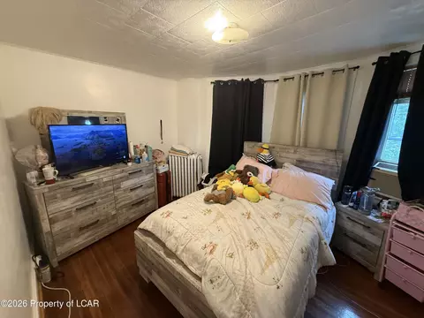 Bedroom - 129 E Beech St, Hazleton, PA 18201 photo 3 of 17