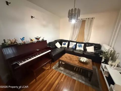 Living - 129 E Beech St, Hazleton, PA 18201 photo 2 of 3