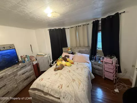 Bedroom - 129 E Beech St, Hazleton, PA 18201 photo 6 of 17