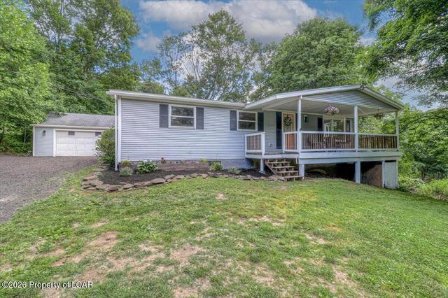 13 Oakdale Dr, Hunlock Creek, PA 18621