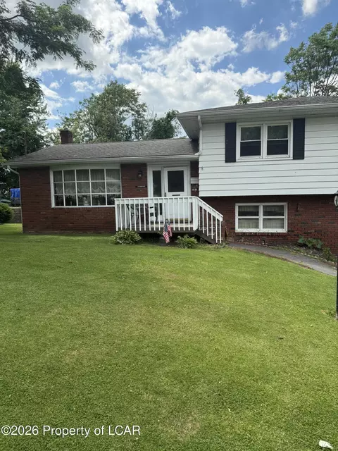 19 Wall St, Pittston, PA 18640