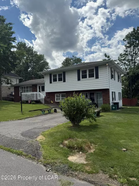 19 Wall St, Pittston, PA 18640