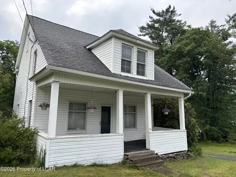 950 Chase Rd, Shavertown, PA 18708