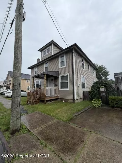 11 Franklin St, Edwardsville, PA 18704