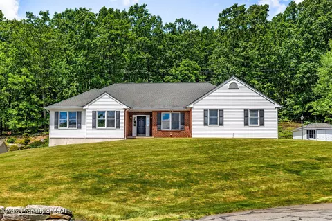 14 Autumn Fern Ct, Drums, PA 18222