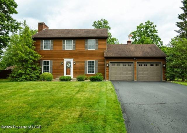 1024 Aspen Dr, Mountain Top, PA 18707