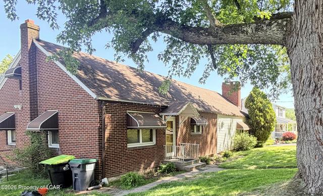76 E Foothills Dr, Drums, PA 18222