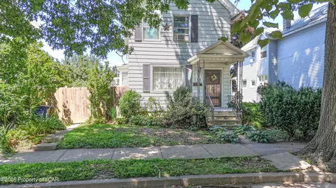 318 Ridge Ave, Kingston, PA 18704