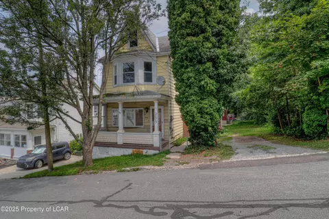 235 East St, Coaldale, PA 18218