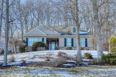 59 Teaberry Dr, Drums, PA 18222