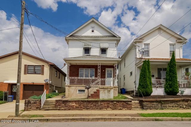 208 E Broad St, Nanticoke, PA 18634