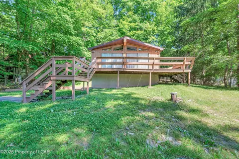 9 Apple St, Harveys Lake, PA 18618