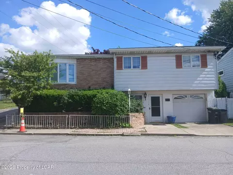 928 W 11th St, Hazleton, PA 18201