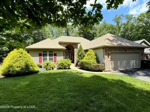 260 Shingle Mill Dr, Drums, PA 18222