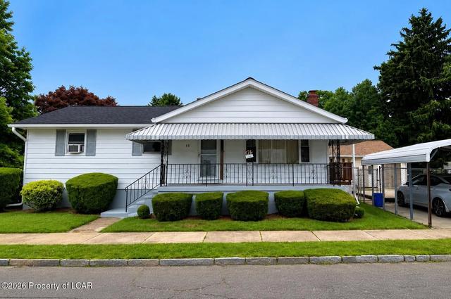 15 Maple St, West Wyoming, PA 18644