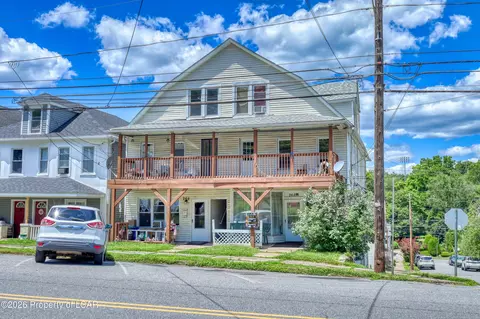 262 Lee Park Ave, Hanover Township, PA 18706