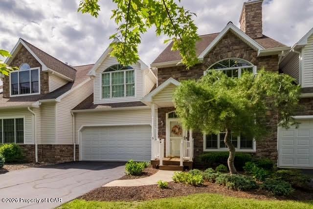 5 Dakota Dr, Dallas, PA 18612