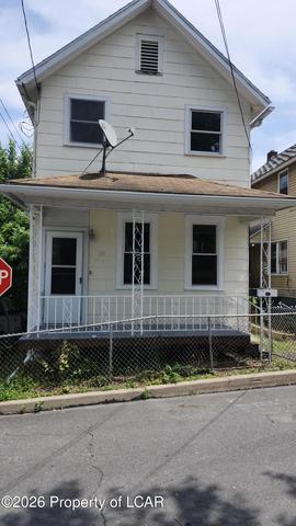 28 Farley Ln, Wilkes-barre, PA 18702